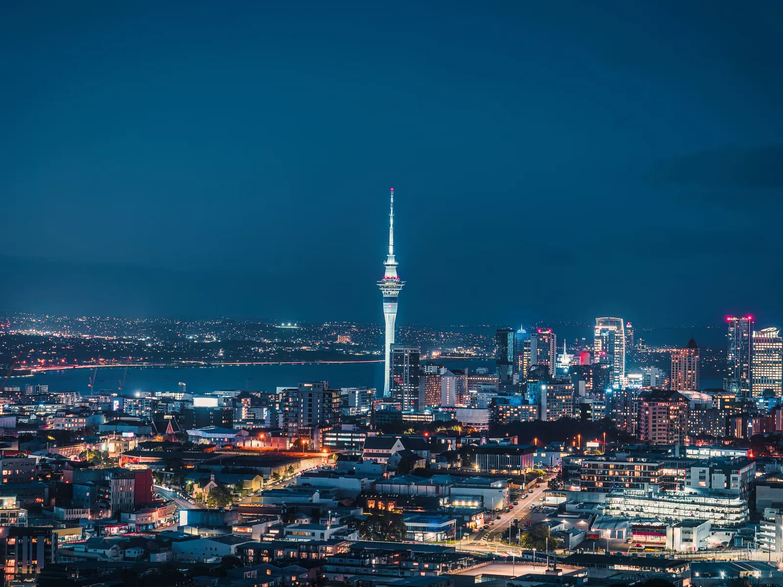 Auckland's skyline and Sky Tower at dusk